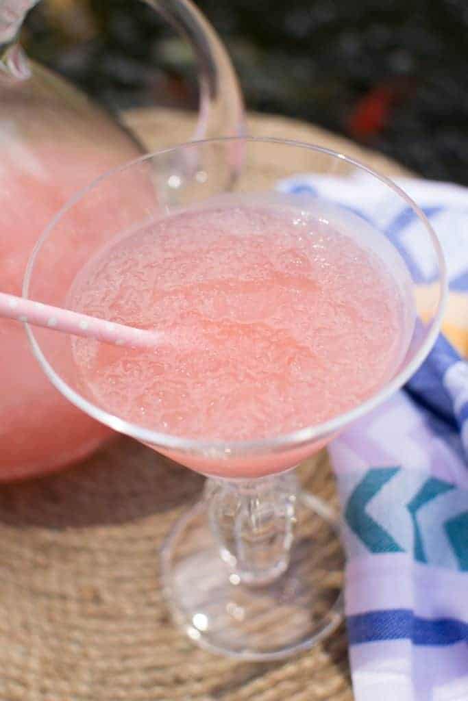 Rosé slushie texture in a glass