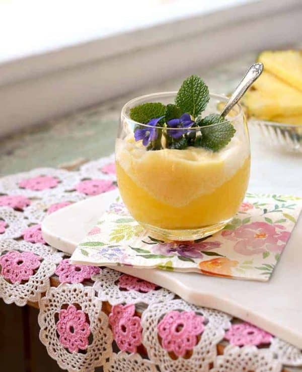 Glass-of-Prosecco-Pineapple-Cocktail-Web