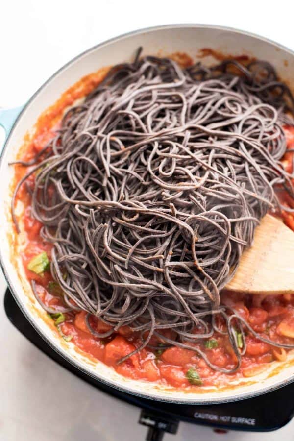 Black Bean Spaghetti with Garlicky Diced Tomato Sauce - Hunger Thirst Play