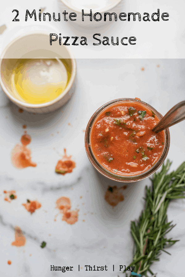 Restaurant style easy pizza sauce recipe that blends up so fast is perfect for your next pizza party! This homemade pizza sauce is a blend of fresh ingredients and pantry staples. #pizzasauce #homemadesauce