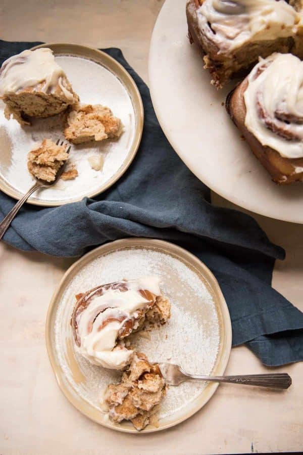 gingerbread cinnamon rolls on plates