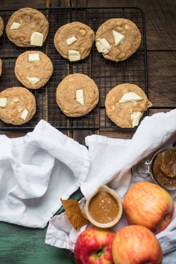 cookies on a wire rack with linen napkin