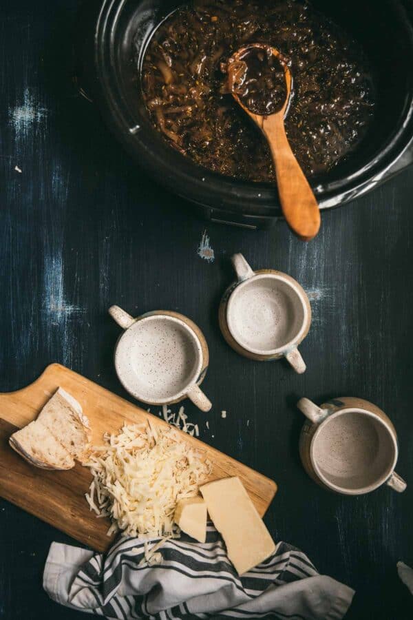 french onion soup in the slow cooker with ingredients