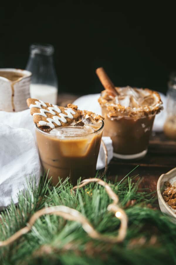 holiday white russians with gingerbread garnish