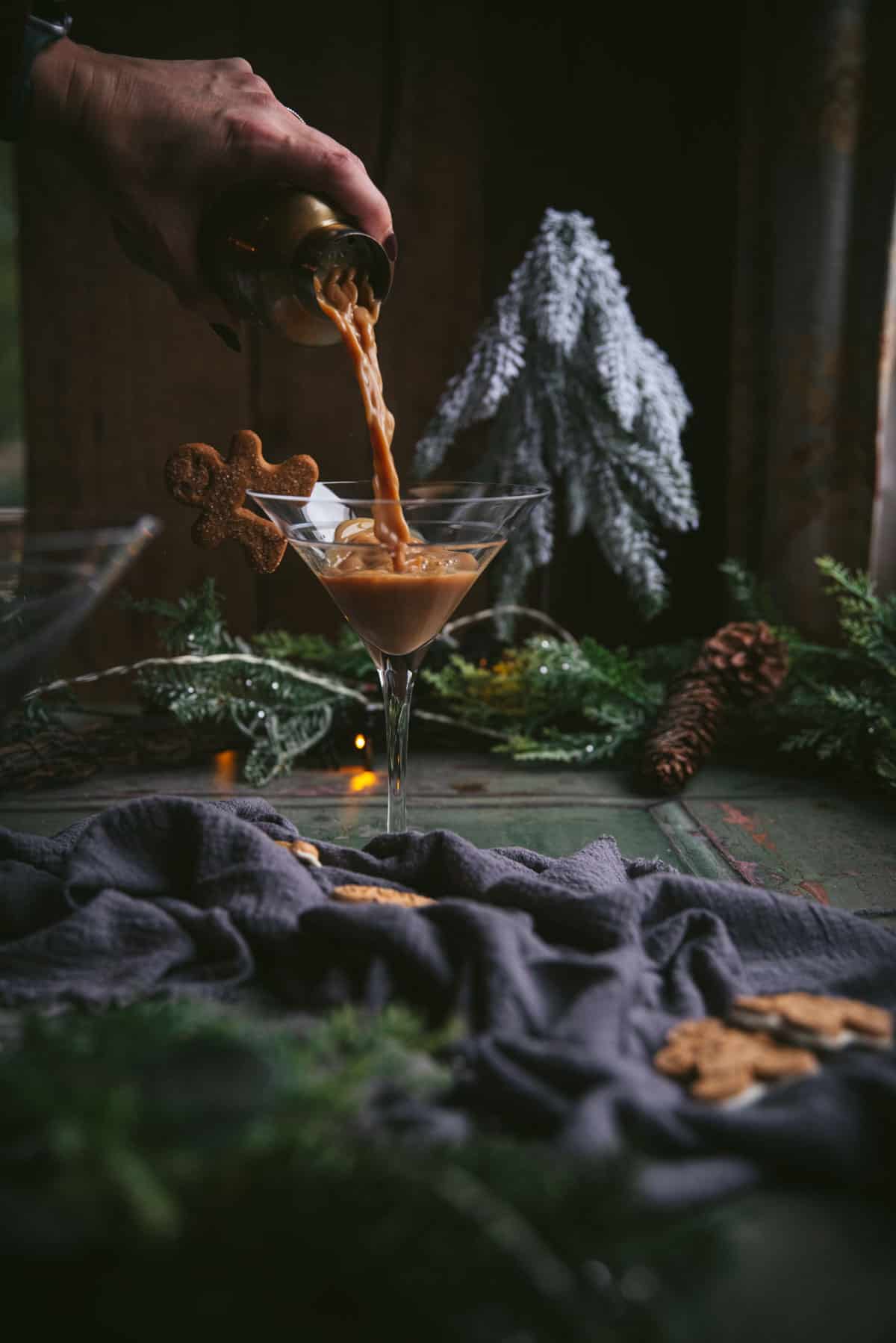 https://hungerthirstplay.com/wp-content/uploads/2022/12/Gingerbread-Martini-Pour-6.jpg